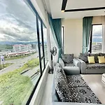 Cozy Living Sky Apartment